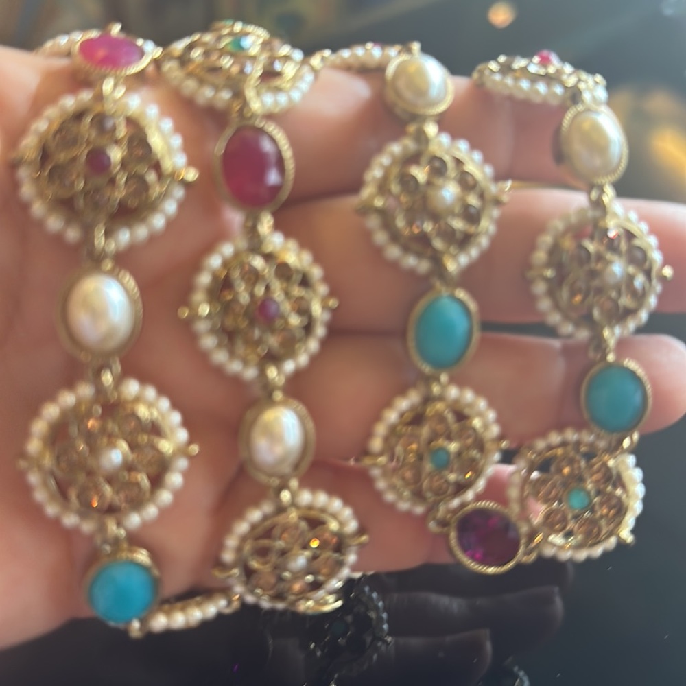 NWOT Colourful Necklace set with Maatha Teeka & matching earrings ! - Picture 7 of 9